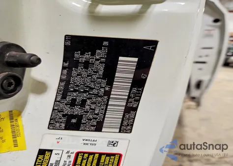 2011 Toyota Sienna z USA, uszkodzony, nr VIN 5TDZK3DC3BS153494